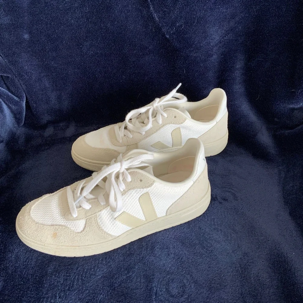 Veja Cream and White V-10 Style Sneakers - Picture 4 of 6